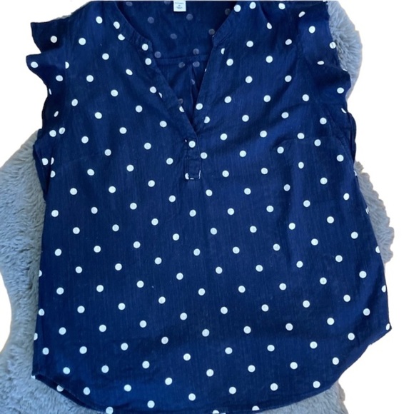 Old Navy Tops - 𝅺OLD Navy - Polka dot Woman’s Blouse